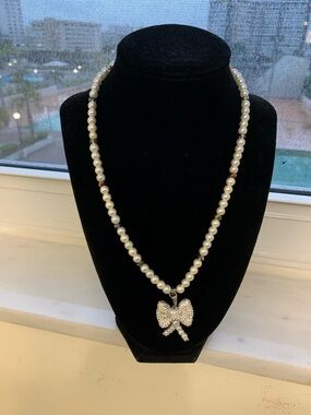 Elegant Glass Pearl Necklace with Crystal Bow Pendant - NWOT